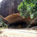 Potana-Cave-Seegiriya-Mesolithic-Microlithic-Prehistory-Sri-Lanka-Chandima-Ambanwala